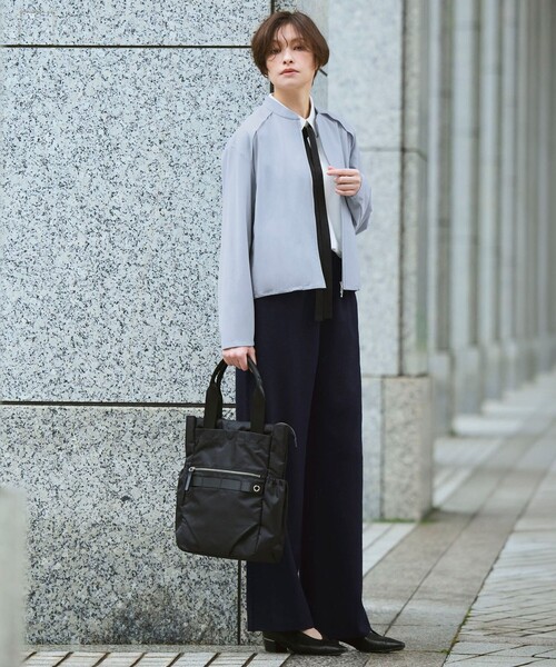 ICB(アイシービー)の「【WEB限定カラーあり】マラボーテライトジョーゼット 半袖ボウタイ付きシャツカラートップス(Tシャツ/カットソー・レディース・グレー系/アイボリー系1/アイボリー系/ブラック系1・LARGE/X-LARGE)」の7枚目の写真