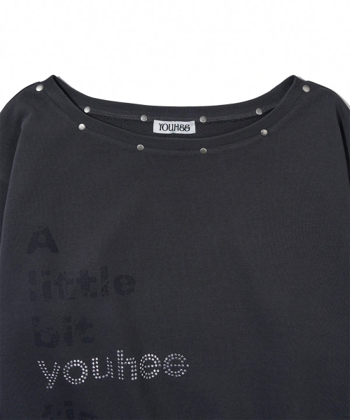 YOUHEE(ユヒ)の「YOUHEETIC HOTFIX OFF-SHOULDER SWEATSHIRTS CHARCOAL(スウェット・レディース・その他・FREE)」の8枚目の写真