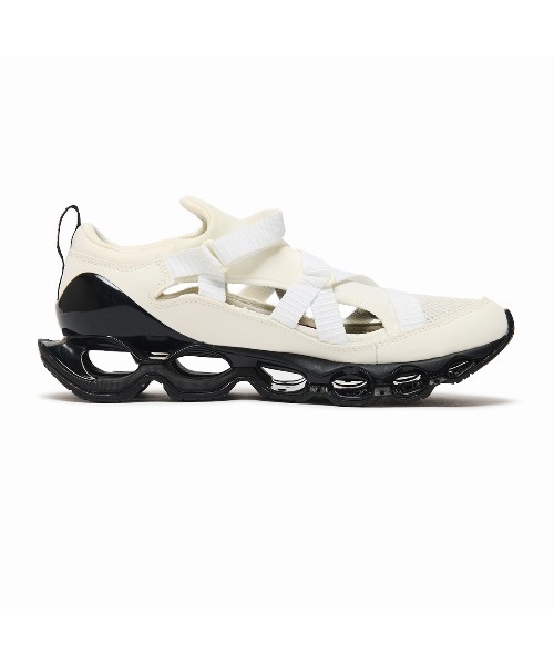 MIZUNO(ミズノ )の「MIZUNO WAVE PROPHECY STRAP(ミズノ ウェーブ プロフェシー ストラップ)(スニーカー・メンズ・ホワイト系/グレー系・23cm/23.5cm/24cm/24.5cm/25cm/25.5cm/26cm/26.5cm/27cm/27.5cm/28cm/28.5cm/29cm/29.5cm/30cm)」の5枚目の写真