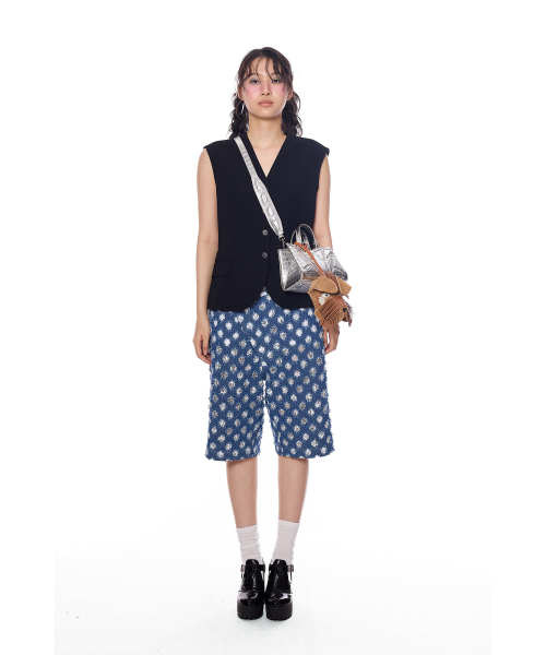 GREEDILOUS(グリディアス)の「Destroyed Washing Denim Shorts(その他パンツ・レディース・その他・X-SMALL/SMALL/MEDIUM/LARGE)」の2枚目の写真