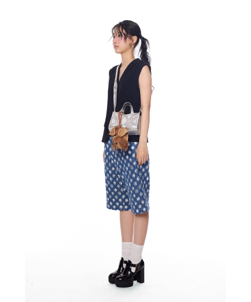 GREEDILOUS(グリディアス)の「Destroyed Washing Denim Shorts(その他パンツ・レディース・その他・X-SMALL/SMALL/MEDIUM/LARGE)」の3枚目の写真