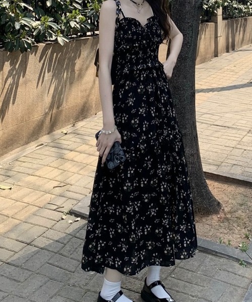 SHOUYO(ショウヨウ)の「花柄シャーリングキャミワンピース(ワンピース・レディース・ブラック・M)」の7枚目の写真