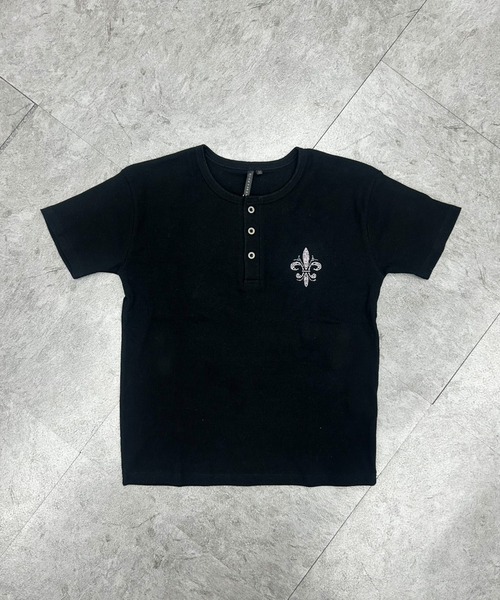 ATMARK(アットマーク)の「《2サイズ展開 / UNISEX 》胸ラインストーン テレコリブ ヘンリーネック半袖Tシャツ(Tシャツ/カットソー・メンズ・ブラック系1/ブラック系2・L/M)」の9枚目の写真