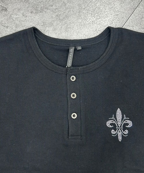 ATMARK(アットマーク)の「《2サイズ展開 / UNISEX 》胸ラインストーン テレコリブ ヘンリーネック半袖Tシャツ(Tシャツ/カットソー・メンズ・ブラック系1/ブラック系2・L/M)」の11枚目の写真