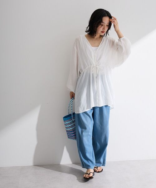 Green Parks(グリーンパークス)の「SET2点Vネックブラウス+タンクトップ(シャツ/ブラウス・レディース・オフホワイト/ブラック/イエロー・FREE)」の4枚目の写真