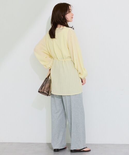 Green Parks(グリーンパークス)の「SET2点Vネックブラウス+タンクトップ(シャツ/ブラウス・レディース・オフホワイト/ブラック/イエロー・FREE)」の15枚目の写真