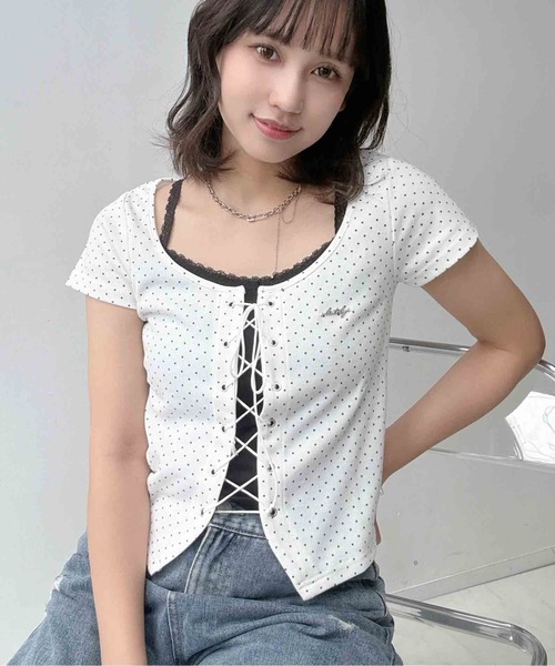 AS KNOW AS plus(アズノゥアズプラス)の「〇レースアップデザイン ドッキング レイヤード風半袖プルオーバー(Tシャツ/カットソー・レディース・ブラック/アイボリー系/杢グレー/サックスブルー系・FREE)」の4枚目の写真