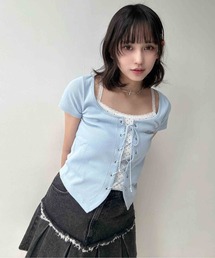 AS KNOW AS plus（アズノゥアズプラス）の「〇レースアップデザイン ドッキング レイヤード風半袖プルオーバー（Tシャツ/カットソー・レディース）」