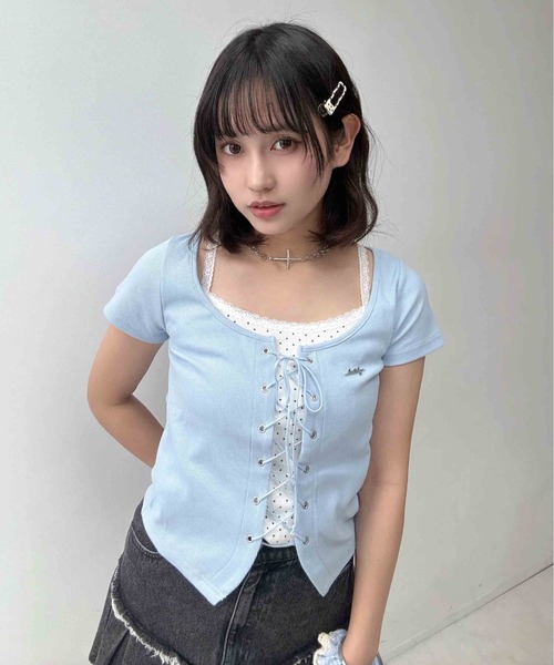 AS KNOW AS plus(アズノゥアズプラス)の「〇レースアップデザイン ドッキング レイヤード風半袖プルオーバー(Tシャツ/カットソー・レディース・ブラック/アイボリー系/杢グレー/サックスブルー系・FREE)」の5枚目の写真