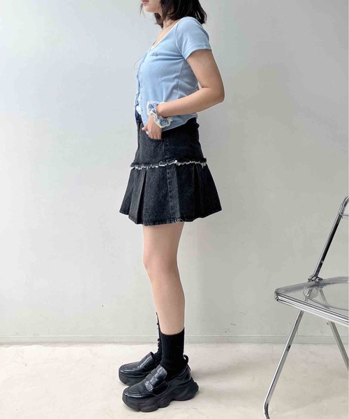 AS KNOW AS plus(アズノゥアズプラス)の「〇レースアップデザイン ドッキング レイヤード風半袖プルオーバー(Tシャツ/カットソー・レディース・ブラック/アイボリー系/杢グレー/サックスブルー系・FREE)」の14枚目の写真
