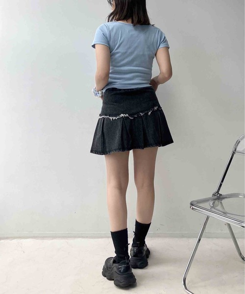 AS KNOW AS plus(アズノゥアズプラス)の「〇レースアップデザイン ドッキング レイヤード風半袖プルオーバー(Tシャツ/カットソー・レディース・ブラック/アイボリー系/杢グレー/サックスブルー系・FREE)」の15枚目の写真
