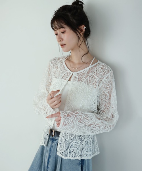 shetila(シェティラ)の「カーディガン感覚で着られる、大人のレースジャケット(カーディガン/ボレロ・レディース・ブラック/アイボリー・M)」の5枚目の写真