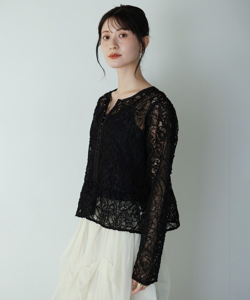 shetila(シェティラ)の「カーディガン感覚で着られる、大人のレースジャケット(カーディガン/ボレロ・レディース・ブラック/アイボリー・M)」の10枚目の写真