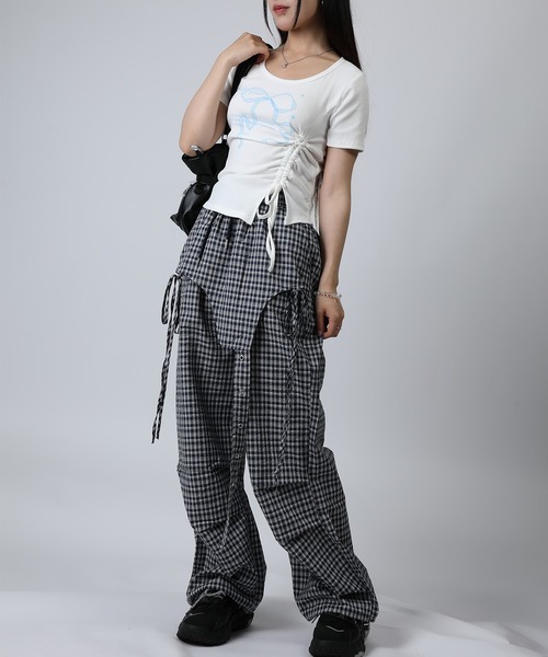 HOOK(フック)の「HOOK for girls リボングラフィック × サイドギャザー コンパクトストリートT (SS)(Tシャツ/カットソー・レディース・グレー/ブラック/ホワイト/ブルー・FREE)」の2枚目の写真