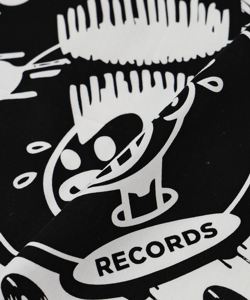 JOURNAL STANDARD(ジャーナルスタンダード)の「Nervous Records / ナーヴァス・レコーズ Nervous BANDANA(バンダナ/スカーフ・メンズ・ホワイト/グリーン・FREE)」の5枚目の写真