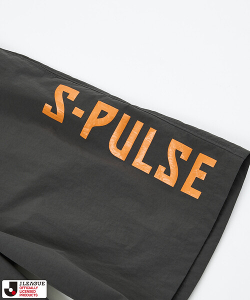 FREAK'S STORE(フリークスストア)の「J.LEAGUE×FREAK'S STORE 別注 SUPPORTERS NYLON SHORTS 【清水エスパルス】(その他パンツ・メンズ・チャコールグレー/ブラック・LARGE/MEDIUM/SMALL)」の8枚目の写真
