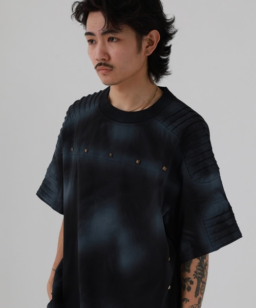 FUNALIVE（ファンアライブ）の「ABETTOR アンティークスタッヅ肩パイピングデザインブラスト加工BIG-SS/T 半袖（Tシャツ/カットソー・メンズ・ブラック/ホワイト・FREE）」の2枚目の写真