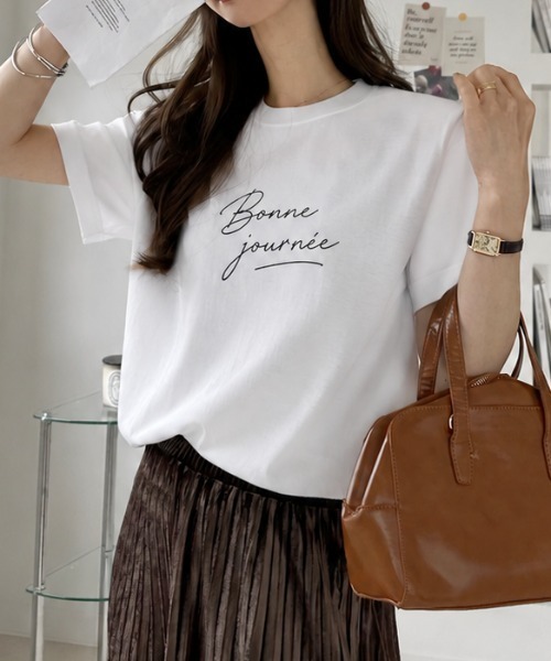 sowme.(ソウミー)の「きれいめに着回せる◎【筆記体フレンチロゴ ベーシック Tシャツ】(Tシャツ/カットソー・レディース・ホワイト・SMALL/MEDIUM/LARGE)」の1枚目の写真