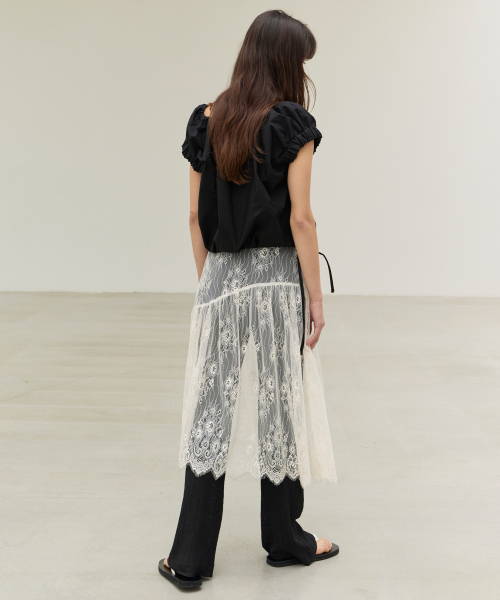 LEVAR(レバー)の「Layered Shirring Lace Skirt - Cream Butter(スカート・レディース・その他・MEDIUM/SMALL)」の2枚目の写真