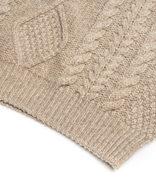 EDINBURGH CLUB(エディンバラクラブ)の「ARAN CREW-NECK SWEATER (BEIGE)(ニット/セーター・メンズ・Beige・SMALL/MEDIUM/LARGE/X-LARGE)」の4枚目の写真