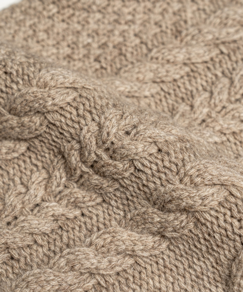 EDINBURGH CLUB(エディンバラクラブ)の「ARAN CREW-NECK SWEATER (BEIGE)(ニット/セーター・メンズ・Beige・SMALL/MEDIUM/LARGE/X-LARGE)」の5枚目の写真