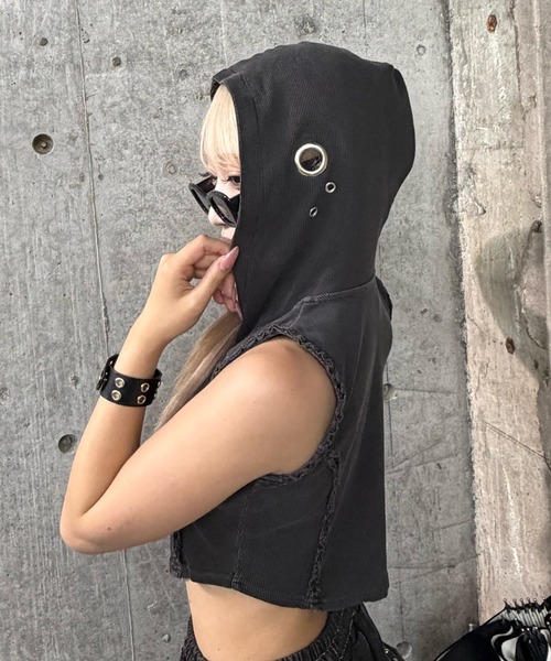 Figments（フィグメンツ）の「ｶｯﾄﾌﾘﾙﾊﾄﾒﾌｰﾃﾞｨｰ（ベスト・レディース・スミクロ・FREE）」の6枚目の写真