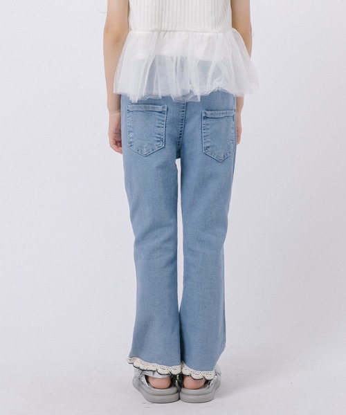 URBAN CHERRY(アーバンチェリー)の「スカラップレースフレアデニムパンツ(デニムパンツ・キッズ・ブルー・110cm/120cm/130cm/140cm/150cm)」の3枚目の写真