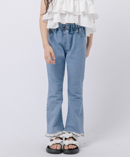 URBAN CHERRY(アーバンチェリー)の「スカラップレースフレアデニムパンツ(デニムパンツ・キッズ・ブルー・110cm/120cm/130cm/140cm/150cm)」の4枚目の写真