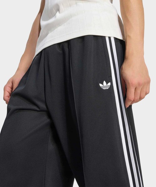 adidas(アディダス)の「BAGGY TRACK PANTS / アディダスオリジナルス adidas Originals(その他パンツ・メンズ・ブラック・X-LARGE/X-SMALL/XX-LARGE/LARGE/3XL/SMALL/MEDIUM)」の3枚目の写真