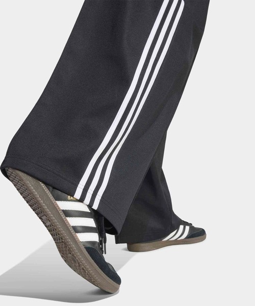 adidas(アディダス)の「BAGGY TRACK PANTS / アディダスオリジナルス adidas Originals(その他パンツ・メンズ・ブラック・X-LARGE/X-SMALL/XX-LARGE/LARGE/3XL/SMALL/MEDIUM)」の4枚目の写真