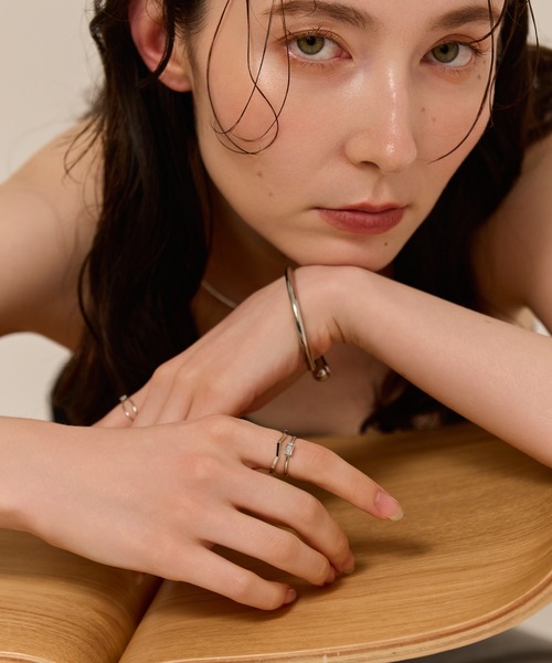 Phoebe(フィービィー)の「【金属アレルギー対応】2setバケットフラグメントリング/ニッケルフリー 結婚式二次会 お呼ばれ セットリング 重ね付け(リング・レディース・シルバー/イエローゴールド・FREE)」の12枚目の写真