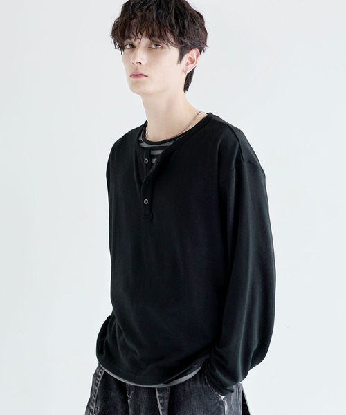 LILL(リル)の「フェイクレイヤードルーズシルエットボーダーヘンリーネックロングカットソー(Tシャツ/カットソー・メンズ・ブラック系1/グレー系1・XL/S/L/M)」の5枚目の写真