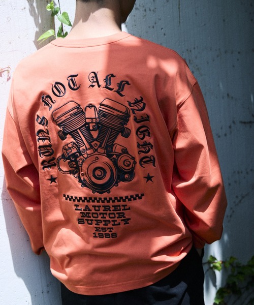 ムラサキスポーツ(ムラサキスポーツ)の「DEAR LAUREL/ディアローレル 長袖 Tシャツ ロンT バックプリント DL26F-2203(Tシャツ/カットソー・メンズ・ブラック/オレンジ/ホワイト・M/L/XL)」の3枚目の写真