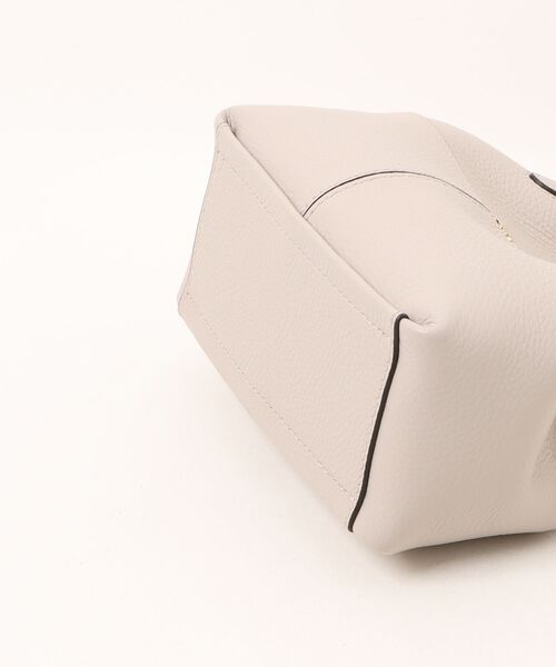 FURLA(フルラ)の「フルラ プリムローズ (Furla Primrose) ミニトートバッグ(ハンドバッグ・レディース・ライトベージュ/モカ・ONE SIZE)」の10枚目の写真