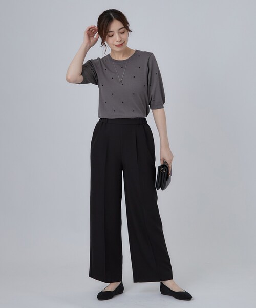 SHOO・LA・RUE(シューラルー)の「【ひんやり/S-LL】ほんのり甘い ドット刺繍ニット(ニット/セーター・レディース・ブラウン系/ブルー/ダークグレー・01/02/03/04)」の6枚目の写真