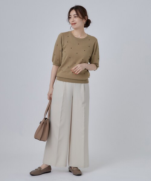 SHOO・LA・RUE(シューラルー)の「【ひんやり/S-LL】ほんのり甘い ドット刺繍ニット(ニット/セーター・レディース・ブラウン系/ブルー/ダークグレー・01/02/03/04)」の10枚目の写真