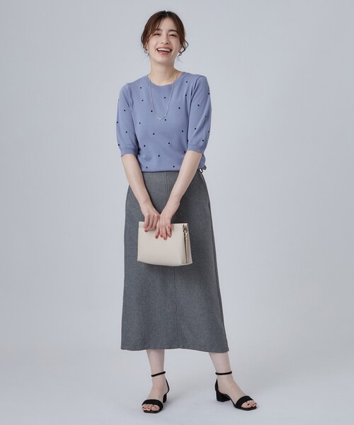 SHOO・LA・RUE(シューラルー)の「【ひんやり/S-LL】ほんのり甘い ドット刺繍ニット(ニット/セーター・レディース・ブラウン系/ブルー/ダークグレー・01/02/03/04)」の14枚目の写真