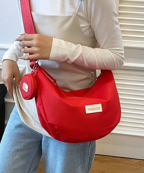 LA VORAGINE（ラ ヴォラジネ）の「ラウンドショルダーバッグ　ミニポーチ付き（ショルダーバッグ・レディース・Red/White/ブルー/Black/アイボリー・FREE）」の5枚目の写真