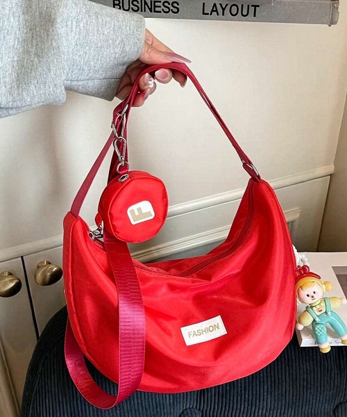LA VORAGINE（ラ ヴォラジネ）の「ラウンドショルダーバッグ　ミニポーチ付き（ショルダーバッグ・レディース・Red/White/ブルー/Black/アイボリー・FREE）」の14枚目の写真