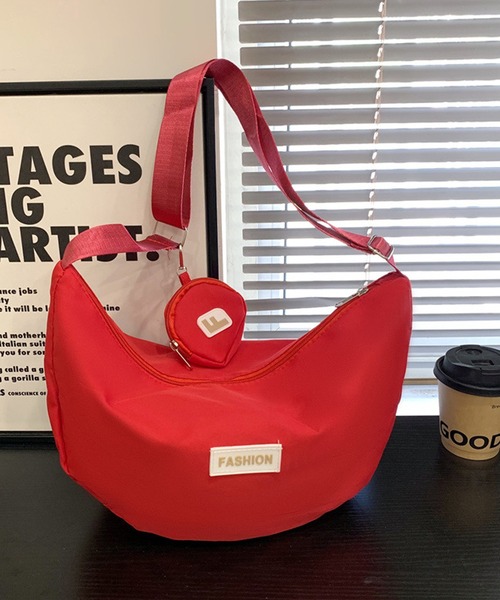 LA VORAGINE（ラ ヴォラジネ）の「ラウンドショルダーバッグ　ミニポーチ付き（ショルダーバッグ・レディース・Red/White/ブルー/Black/アイボリー・FREE）」の19枚目の写真
