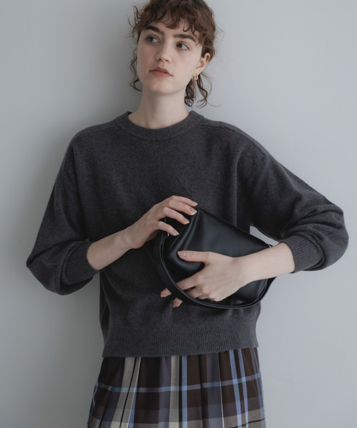 URBAN RESEARCH Sonny Label(アーバンリサーチサニーレーベル)の「フラッフィータッチクルーネックニットプルオーバー(ニット/セーター・レディース・ベージュ/ブルー/ピンク系その他/チャコールグレー・FREE)」の1枚目の写真