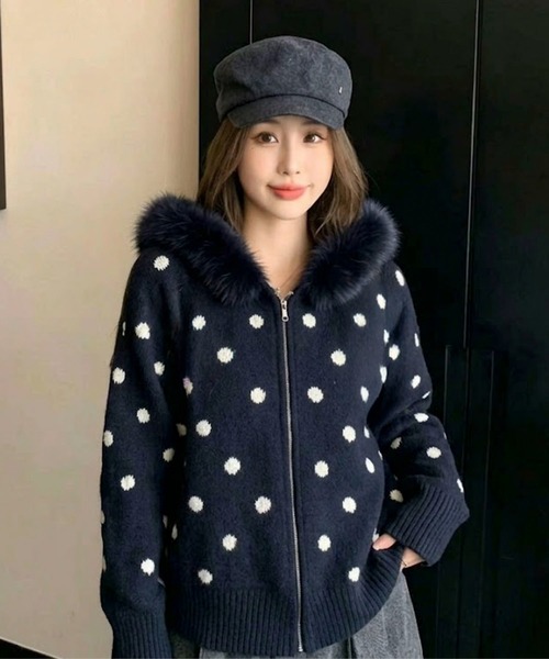 SHERU(シェル)の「ドット柄ニットジップブルゾン ファーパーカー(パーカー・レディース・ベージュ/グレー/ブラック/ホワイト・M)」の11枚目の写真