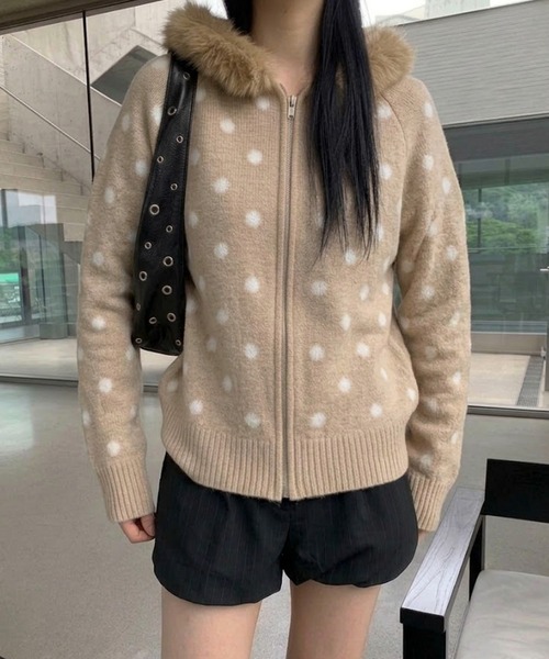 SHERU(シェル)の「ドット柄ニットジップブルゾン ファーパーカー(パーカー・レディース・ベージュ/グレー/ブラック/ホワイト・M)」の15枚目の写真