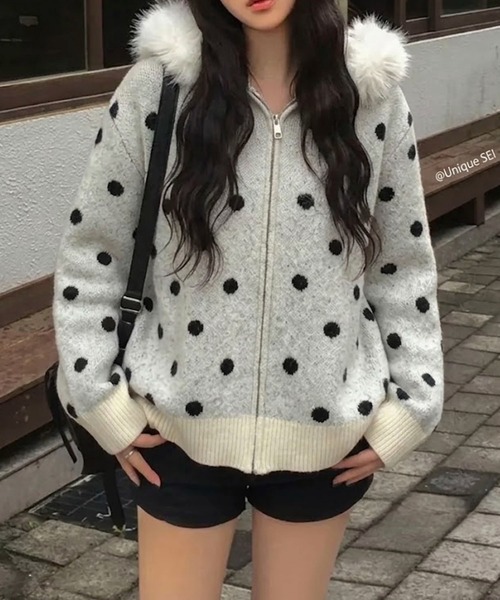 SHERU(シェル)の「ドット柄ニットジップブルゾン ファーパーカー(パーカー・レディース・ベージュ/グレー/ブラック/ホワイト・M)」の7枚目の写真