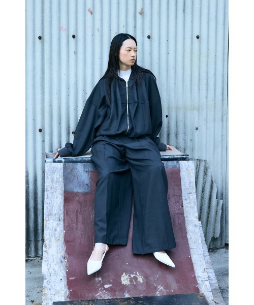 ENFOLD(エンフォルド)の「STTRUCTURED HOODIE(その他アウター・レディース・ダークネイビー/チャコールグレー・38)」の4枚目の写真