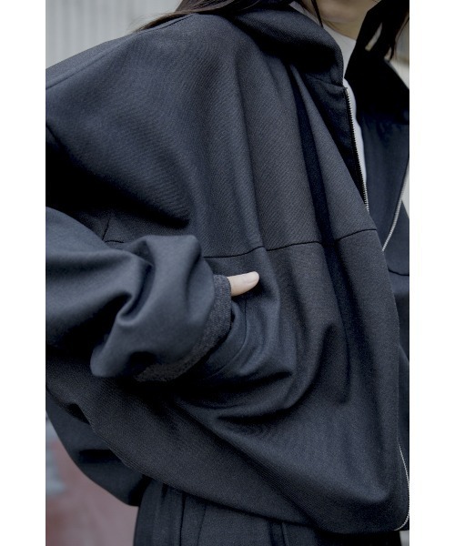 ENFOLD(エンフォルド)の「STTRUCTURED HOODIE(その他アウター・レディース・ダークネイビー/チャコールグレー・38)」の6枚目の写真