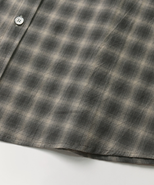 INDUST（インダスト）の「ヘイゼルチェックシャツ（カーキ）（シャツ/ブラウス・レディース・ネイビー・1(S)/2(M)/3(L)）」の5枚目の写真