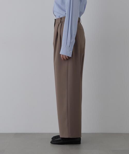 N.(N. Natural Beauty Basic)(エヌエヌナチュラルビューティーベーシック)の「タックワイドパンツ(その他パンツ・レディース・ブラウン/ブラック/オフホワイト・MEDIUM/SMALL)」の4枚目の写真