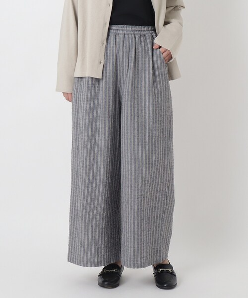 one'sterrace(ワンズテラス)の「綿レーヨンPU 10分丈ワイドパンツ(その他パンツ・レディース・カーキ系5/ネイビー系5/ブラック系8・02)」の3枚目の写真
