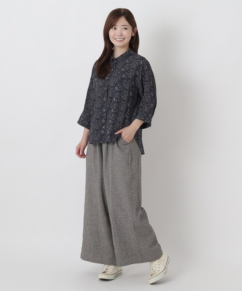 one'sterrace(ワンズテラス)の「綿レーヨンPU 10分丈ワイドパンツ(その他パンツ・レディース・カーキ系5/ネイビー系5/ブラック系8・02)」の13枚目の写真